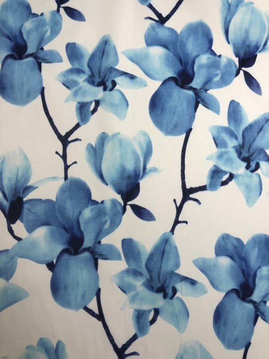 Атлас принт магнолия голубая на молочном, плотный, глянцевый NEW PARIS D4C1