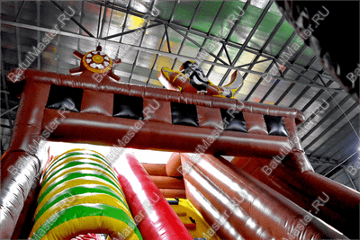 Надувной корабль "Весёлый Роджер Brown"