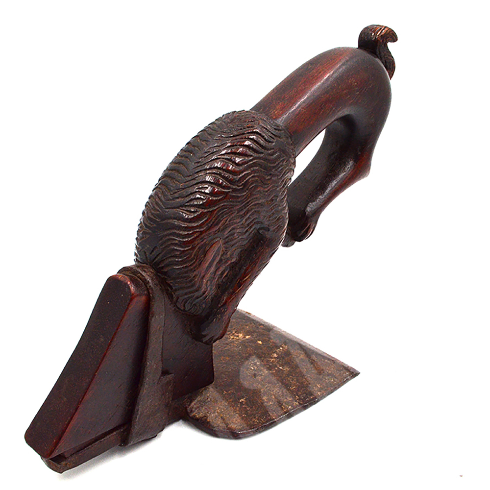 Ручное тесло с рукоятью в форме льва. Испания, Нач. XX в.