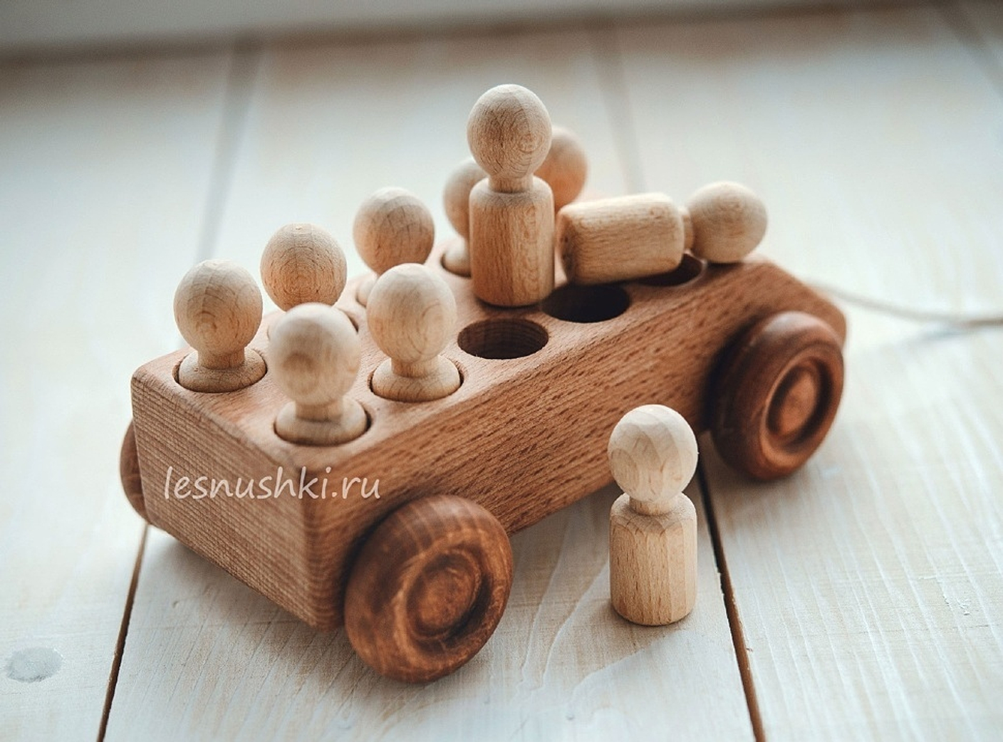 Машинка с 10 пассажирами......