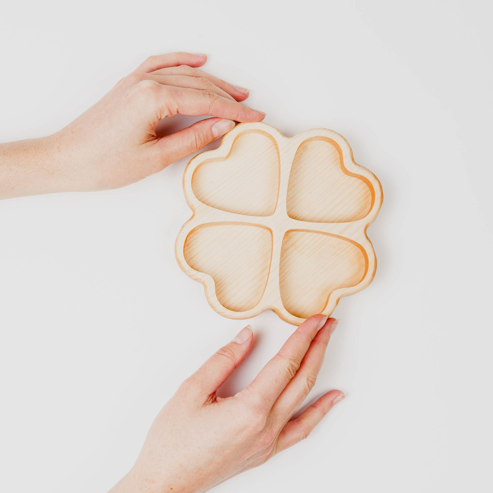 Деревянная менажница "Клевер" из кедра