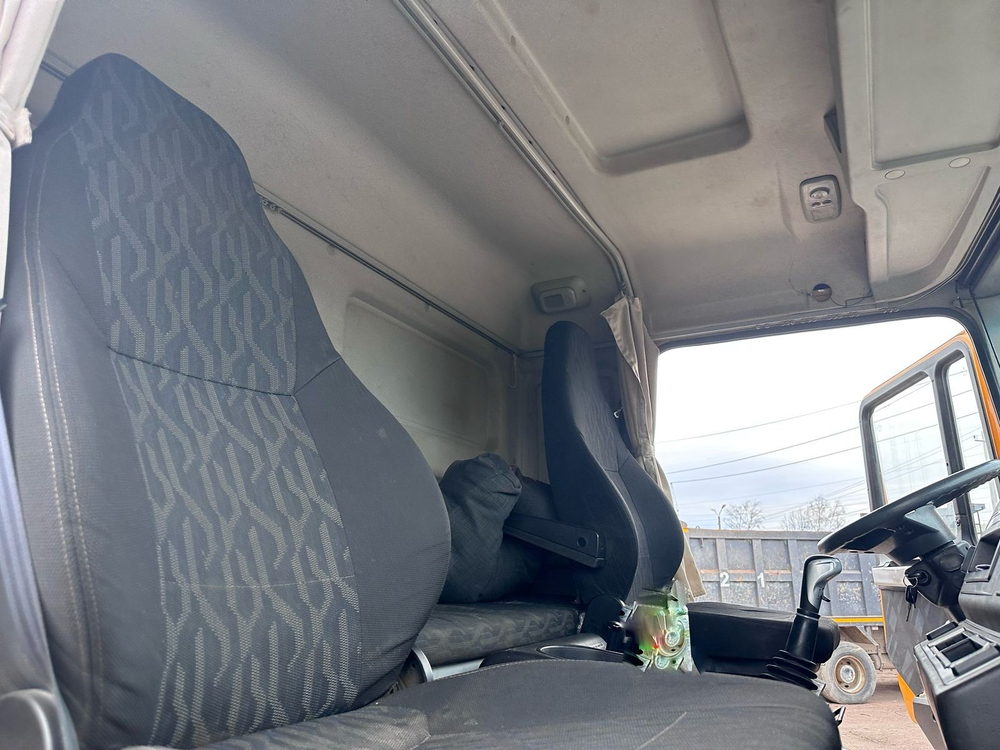 Shacman (Shaanxi) SX* 8x4 Самосвал SX3318DT366 (Дизельный, 11,6 л, 369 л.с., МТ)