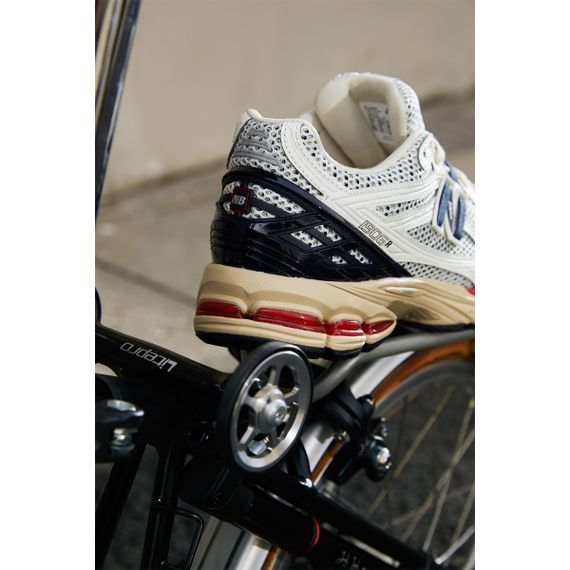 New Balance NB 1906R Бежевые кроссовки Низки Унисекс