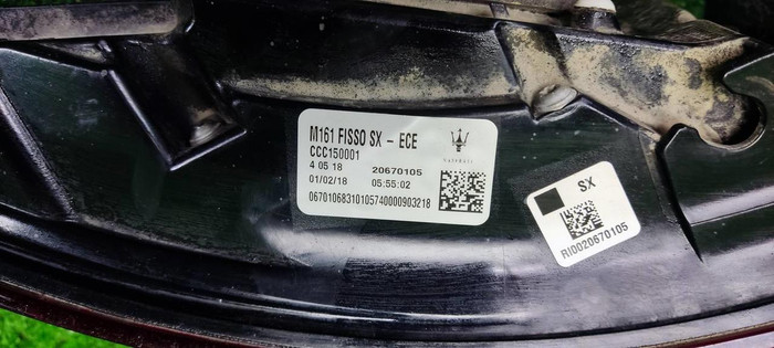 Фонарь левый внешний Maserati Levante (2016-2020)