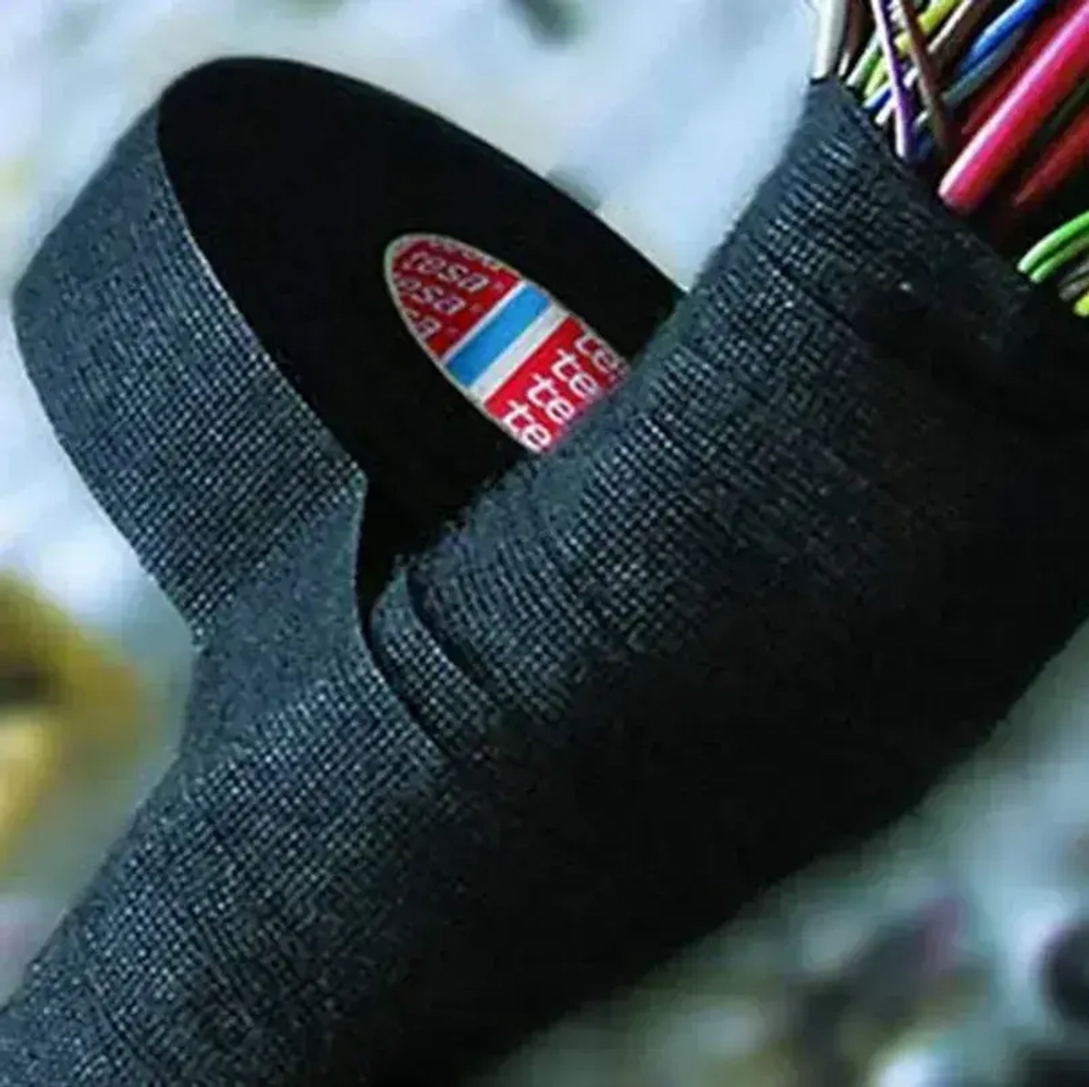 tesa Изолента 51608, 1 шт. шумоизоляция автомобильная салонная тканевая флисовая матерчатая черная для жгутования, "антискрип", 19 мм 25 м 230 мкм