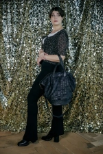 Женская большая плетеная сумка черного цвета