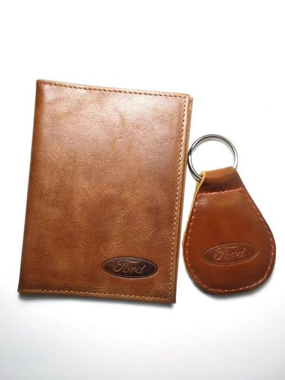 Подарочный набор автомобилисту "Стиль" (брелок с логотипом + обложка для автодокументов)