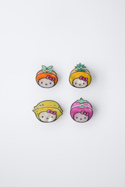 ZARA НАБОР ИЗ 4 ЗАКОЛОК «ФРУКТЫ HELLO KITTY © SANRIO», РОЗОВЫЙ