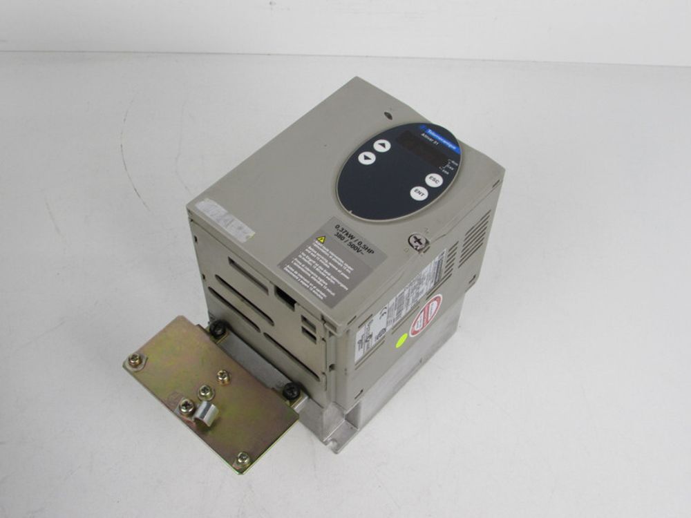 Schneider Electric ATV31H037N4