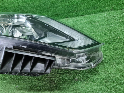 Битая Фара правая Nissan Qashqai J11 (2013-2019) галоген