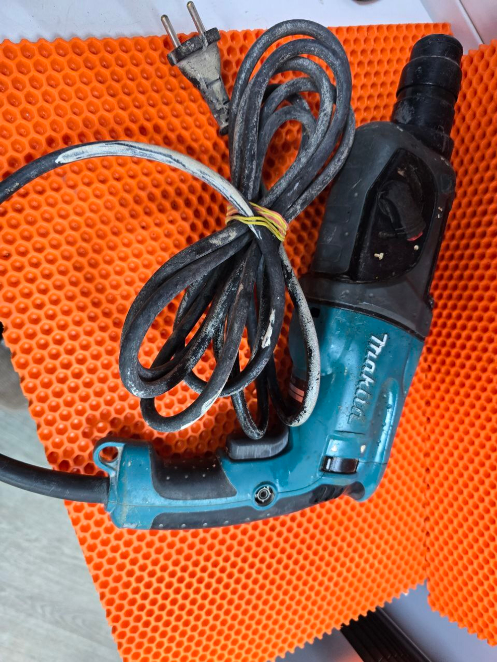 Перфоратор Makita HR2470 ориг