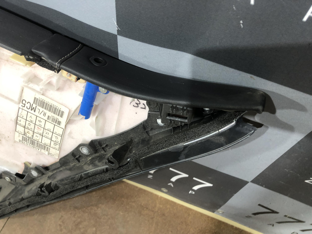 Обшивка двери задней левой Lexus ES 7 18-21 Б/У Оригинал