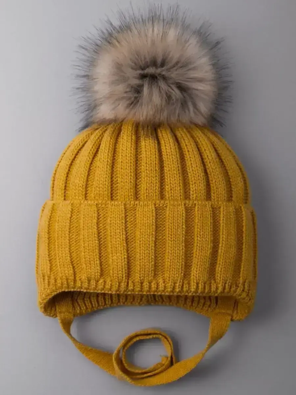 Шапка детская зимняя вязаная с помпоном
