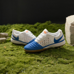 IN / Nike Lunar Gato II / White and blue