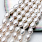 Жемчуг бусины, размер около 7,5-9*6-6,5 мм, цена за отрезок 18 см (1/2 нити)