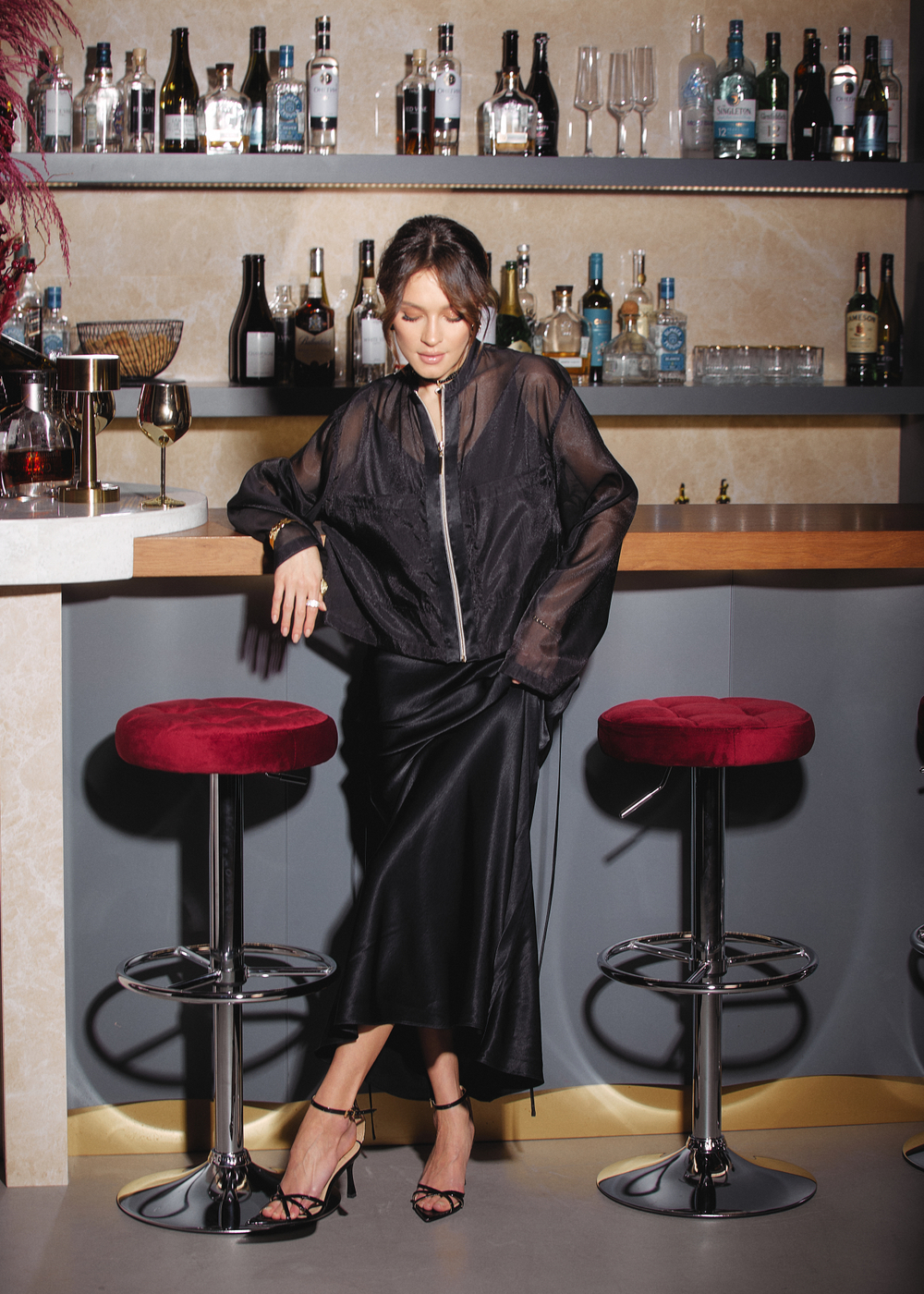 Бомбер из органзы в черном цвете