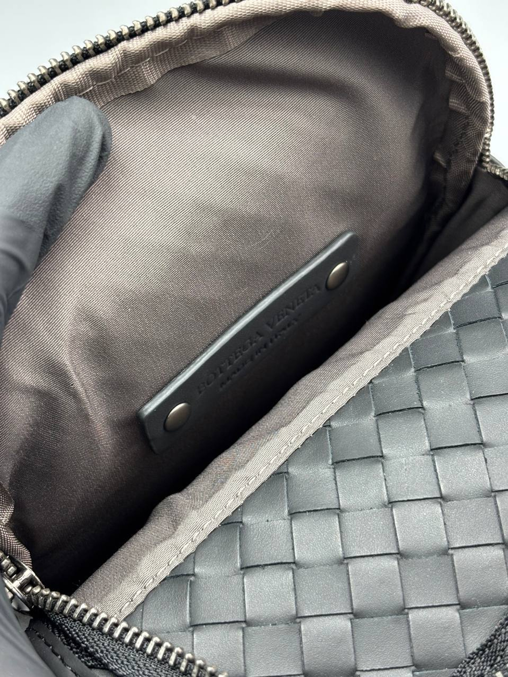 Сумка- слинг Bottega Veneta