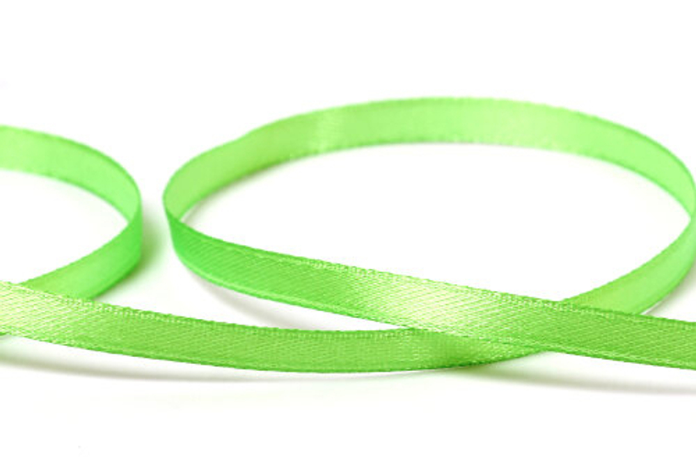 Лента атласная зеленая 7 мм.