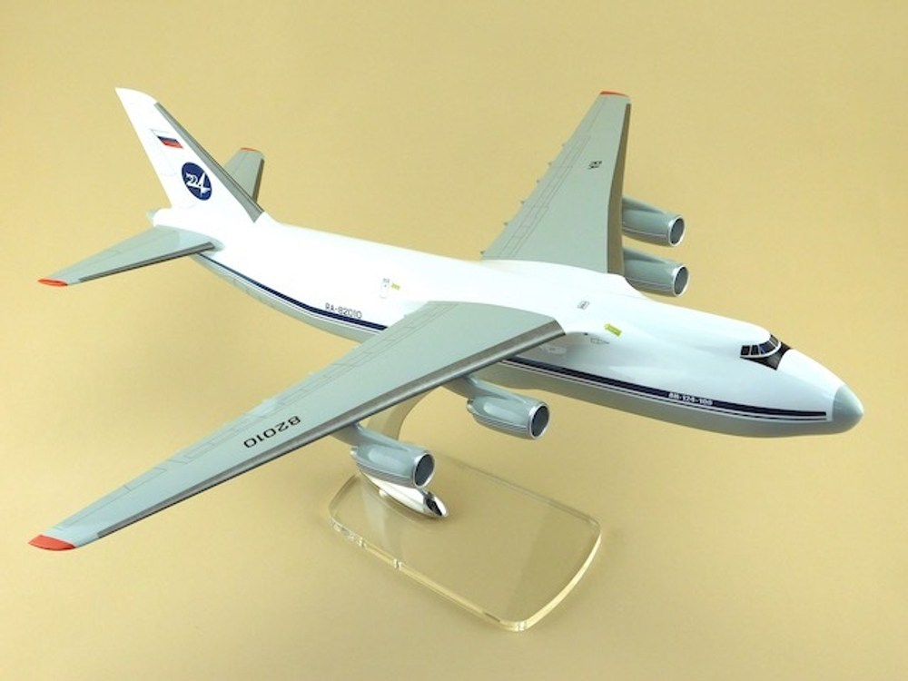 Модель самолета Ан-124-100 (М1:144, 224ЛО)