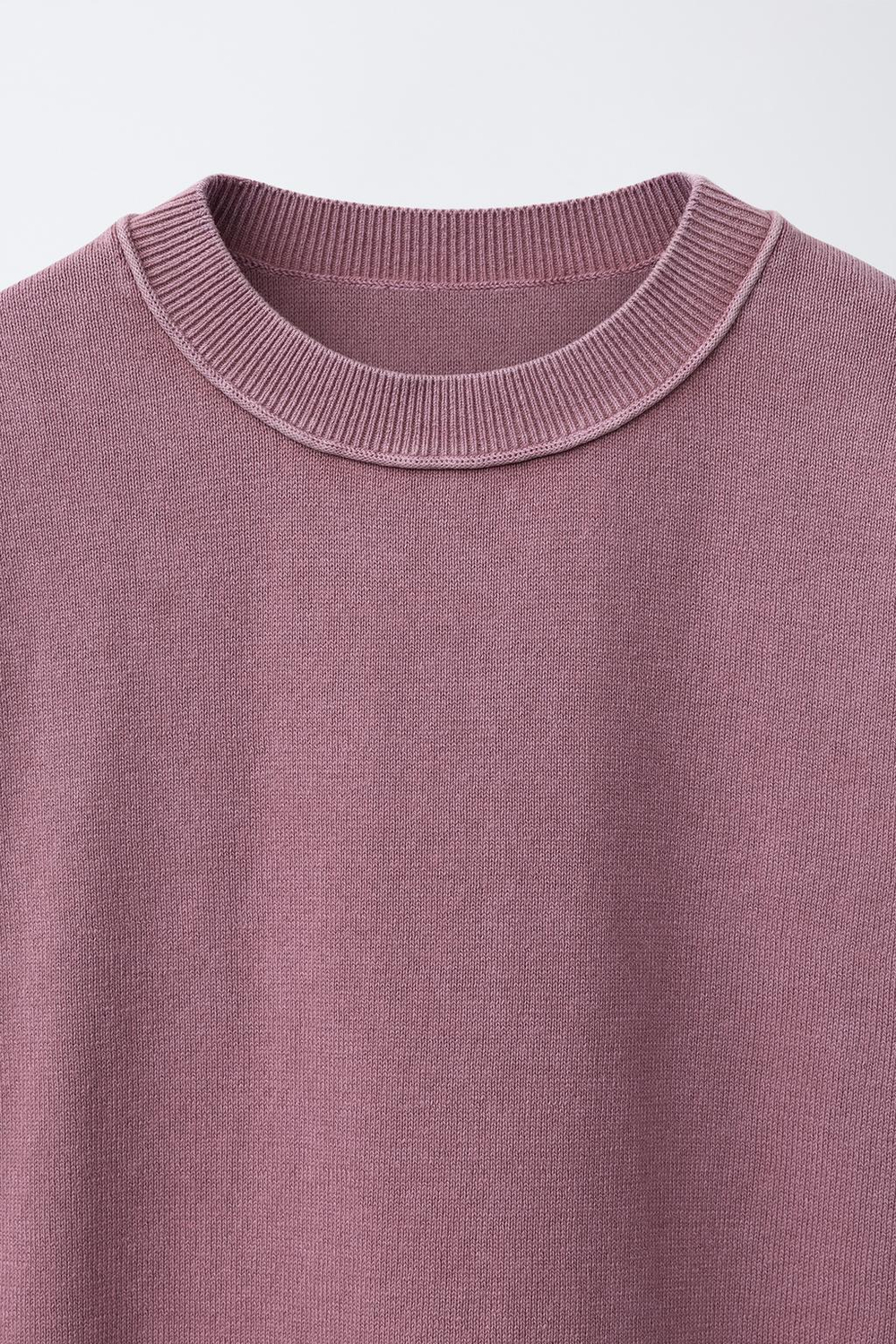 ZARА ФУТБОЛКА ИЗ ТРИКОТАЖА С ЭФФЕКТОМ ПОТЕРТОСТИ, ПЫЛЬНЫЙ РОЗОВЫЙ