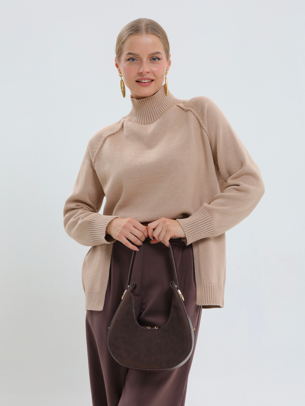 Вязаный свитер с асимметрией