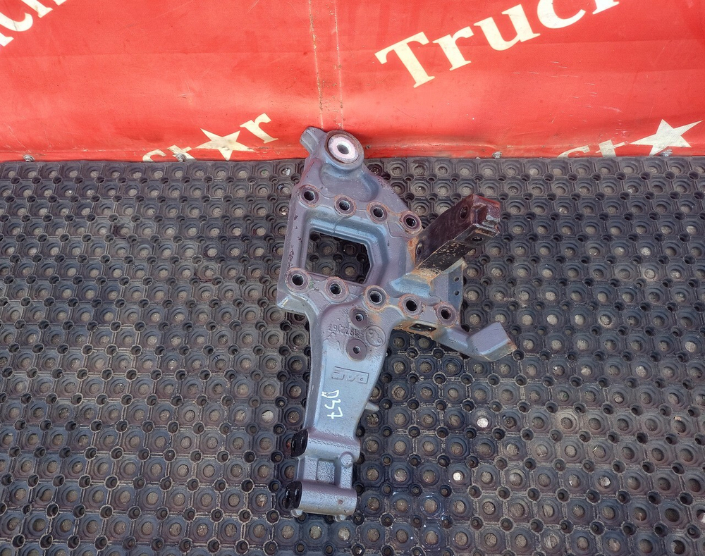 Кронштейн рессоры передней левый