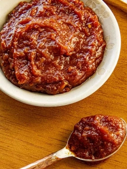 Соевая паста с чесноком острая самдян 500 г