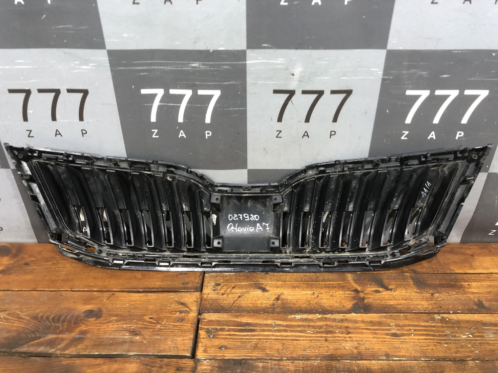 Решетка радиатора Skoda Octavia 3 (A7) 17-20 Б/У Оригинал 5e0853653c