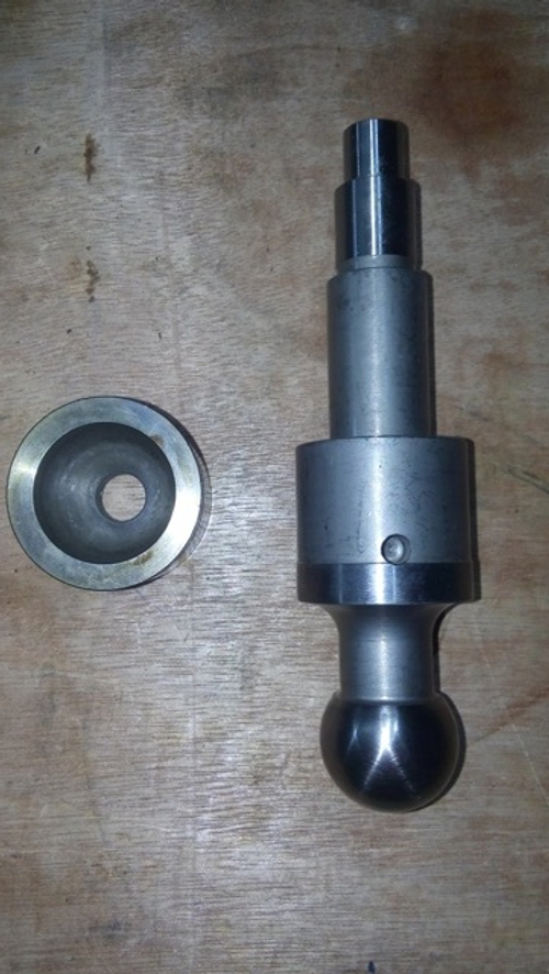 Шип центральный для гидравлического насоса HPV091