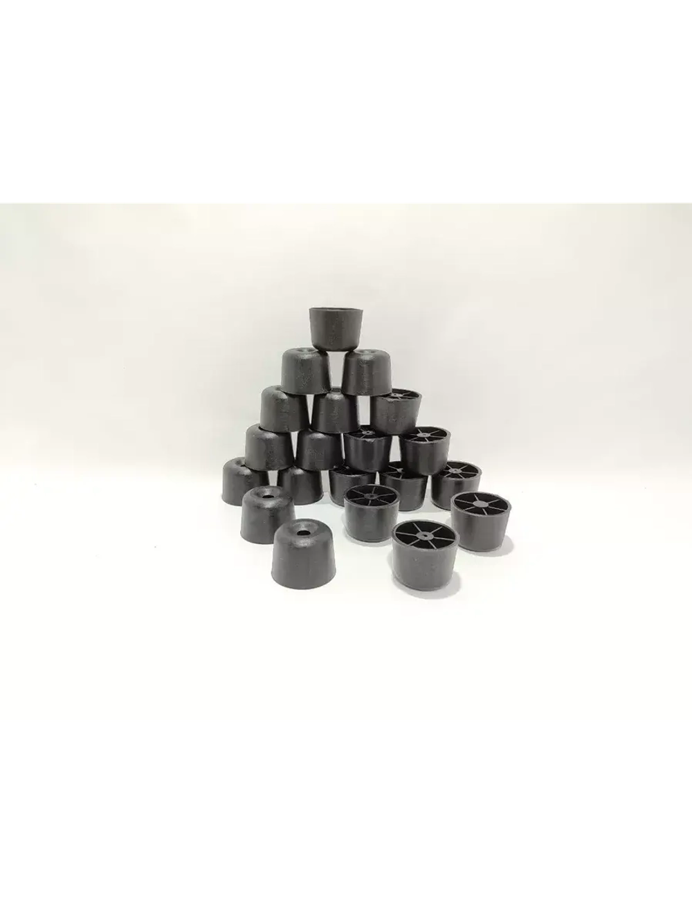 Пластиковые ножки для мебели дивана шкафа тумбочки стола