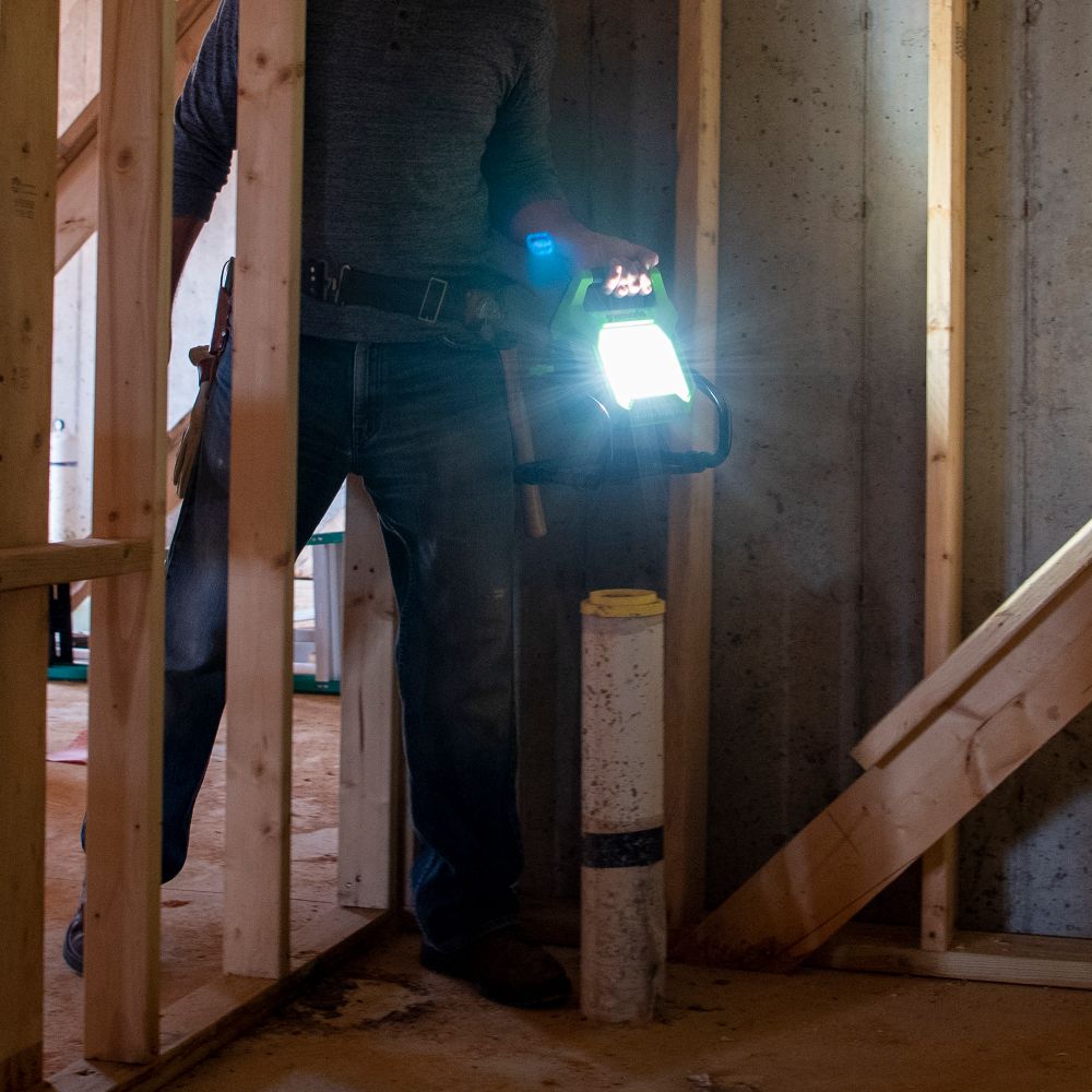 Фонарь светодиодный Greenworks, G24WL, 24В / 220В, 3401307 без АКБ и ЗУ