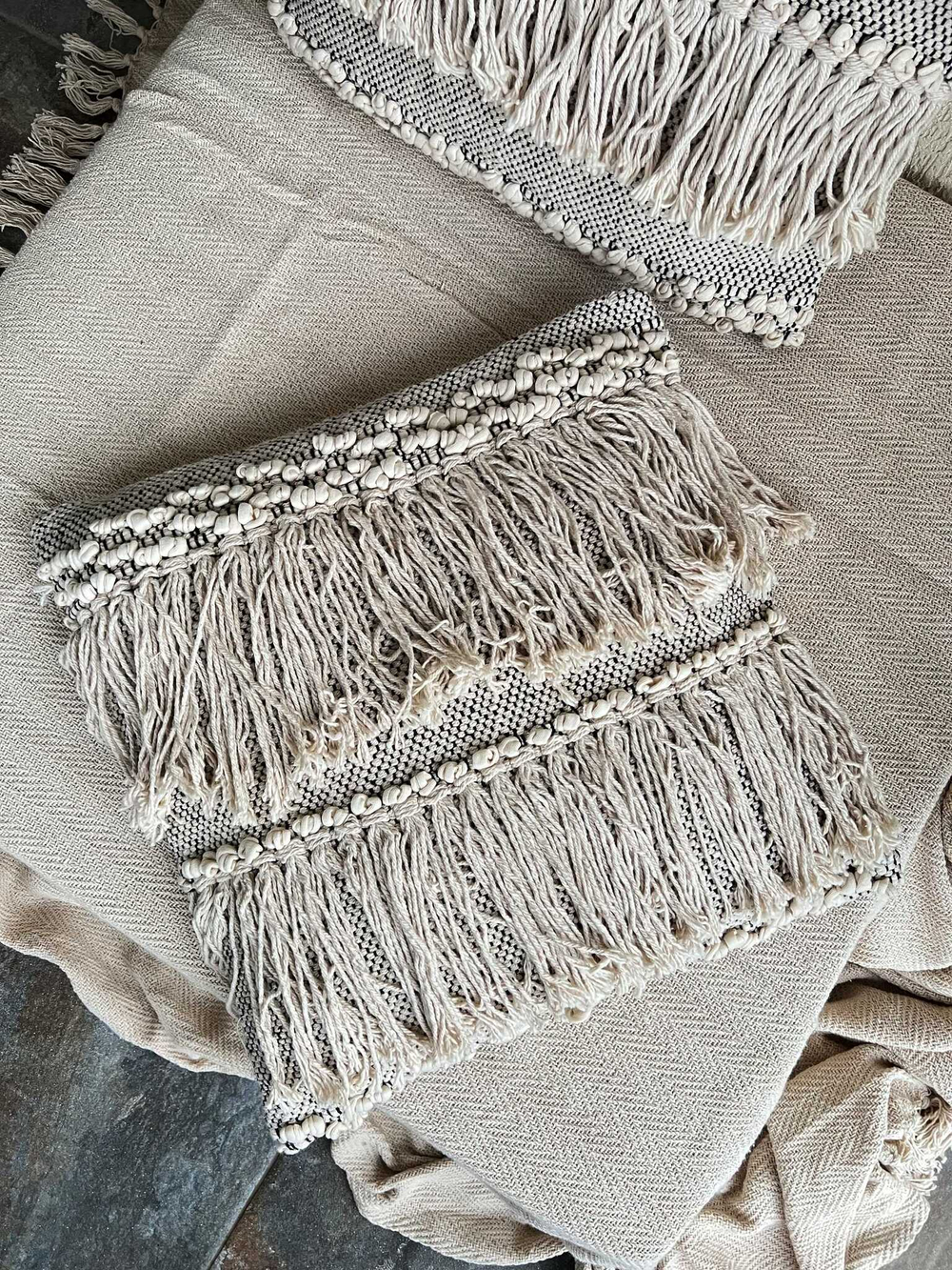 Декоративная наволочка в бохо стиле