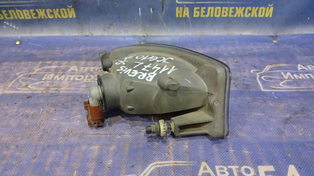 Туманка левая TOYOTA BREVIS 2001-2007