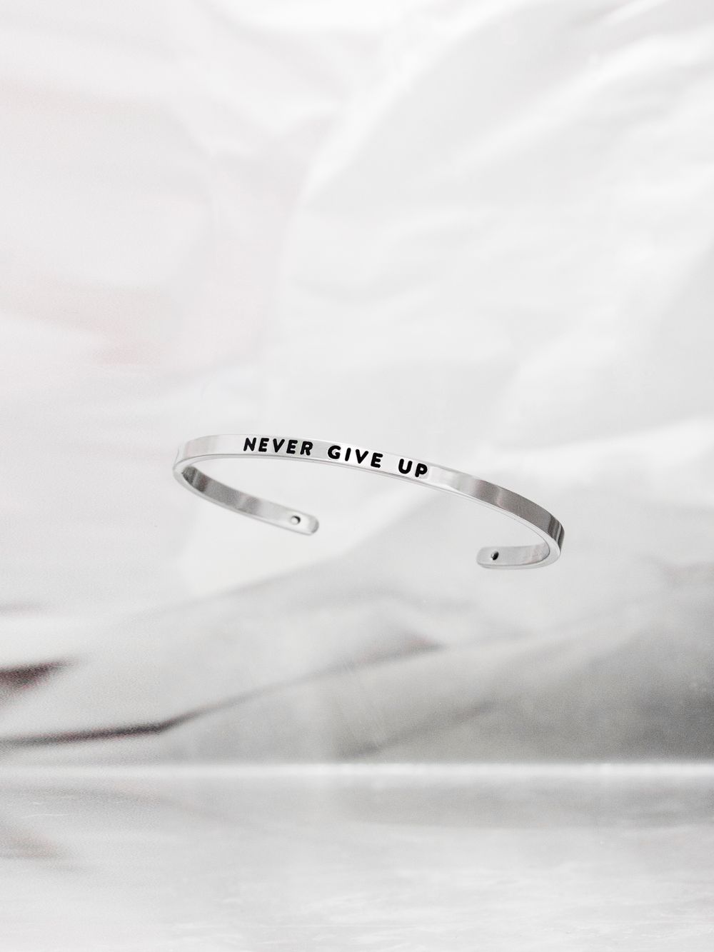 Браслет Never Give Up