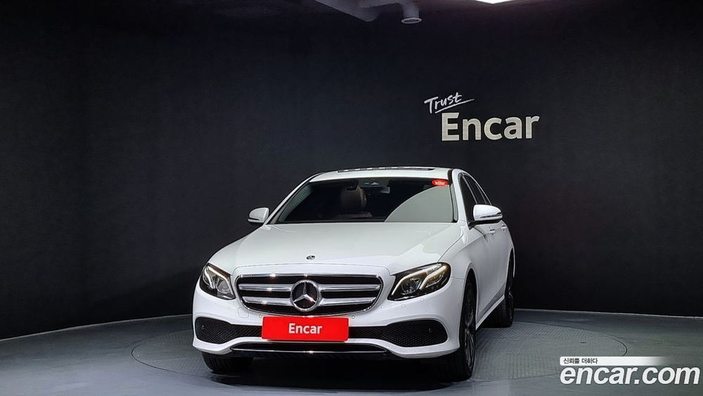 Mercedes-Benz E-Class W213 E220d Avangarde (06.2020)