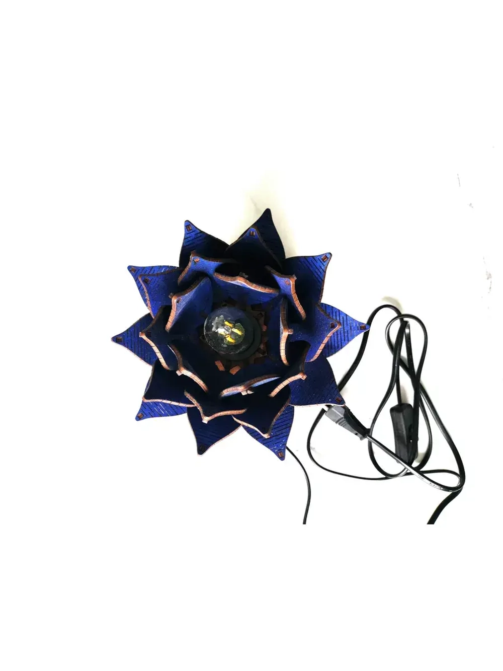 Настольный светильник лофт "Лотос"