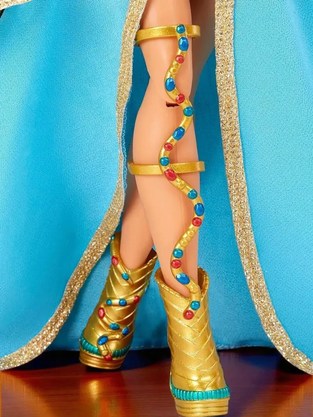 Кукла Lol Surprise OMG Fierce Cleopatra коллекционная