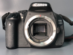 Canon 600d Kit 18-55 8100 кадров пробега
