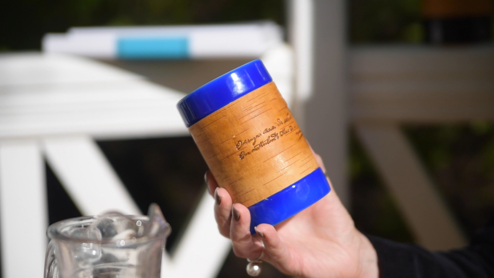 Кружка большая фарфоровая без ручки c берестой и с цитатами Лермонтова. Lermontov forever.