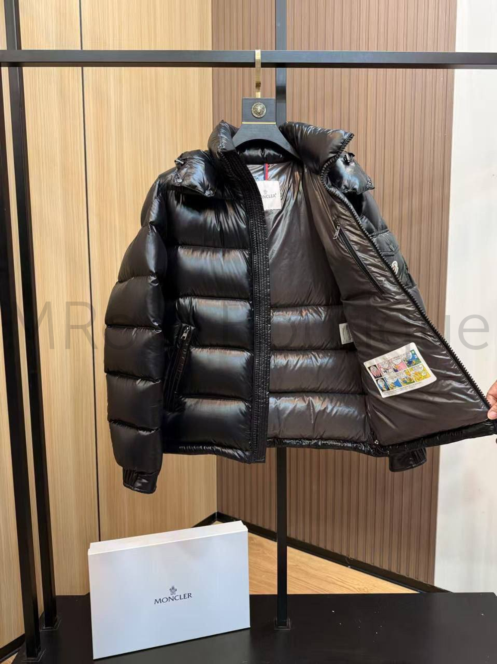 Черный пуховик Moncler Maya премиум класса