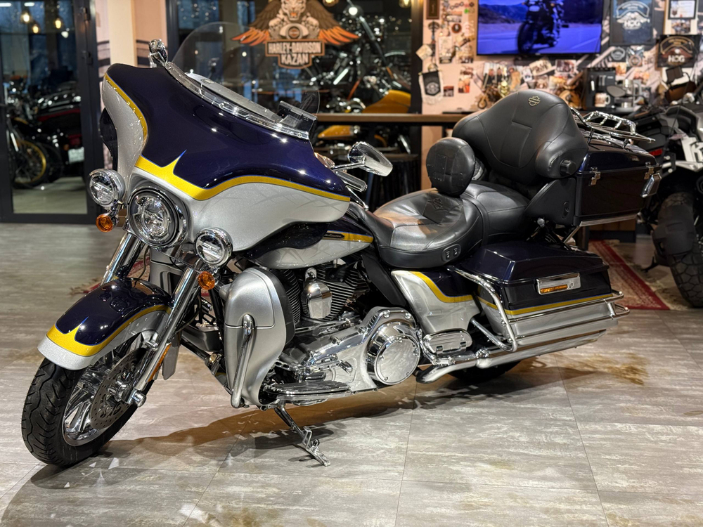 Harley-Davidson CVO Ultra Classic Limited, 2012