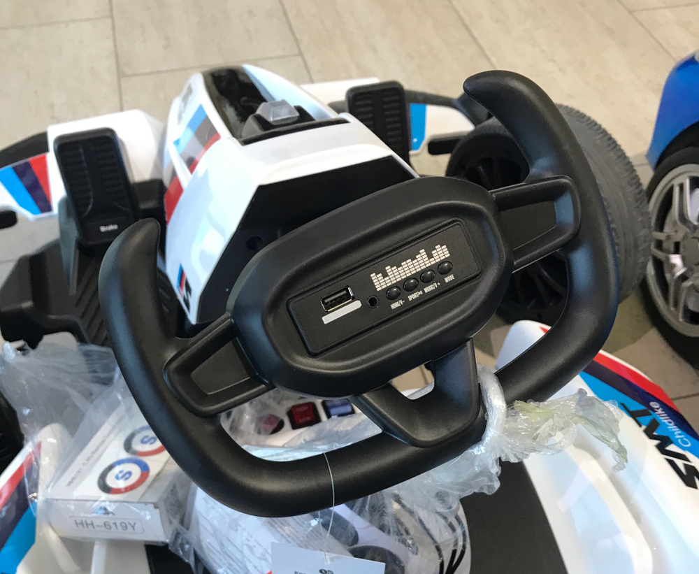 Электромобиль SMT-009 Белый