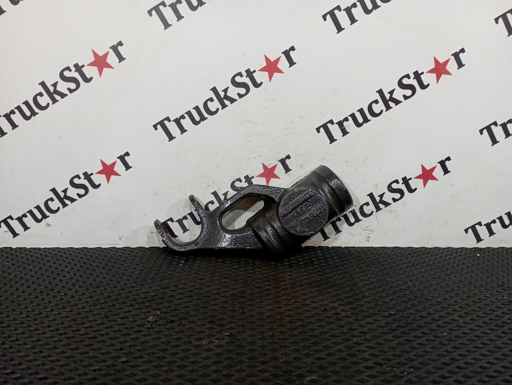 Кронштейн амортизатора переднего правый