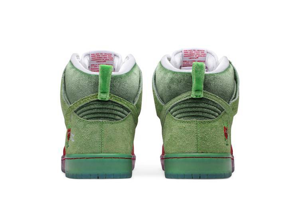 Кроссовки Nike Dunk Sb Pro Qs "Strawberry Cough"