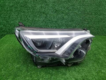 Фара правая Toyota RAV4 4 CA40 (2015-2019) LED