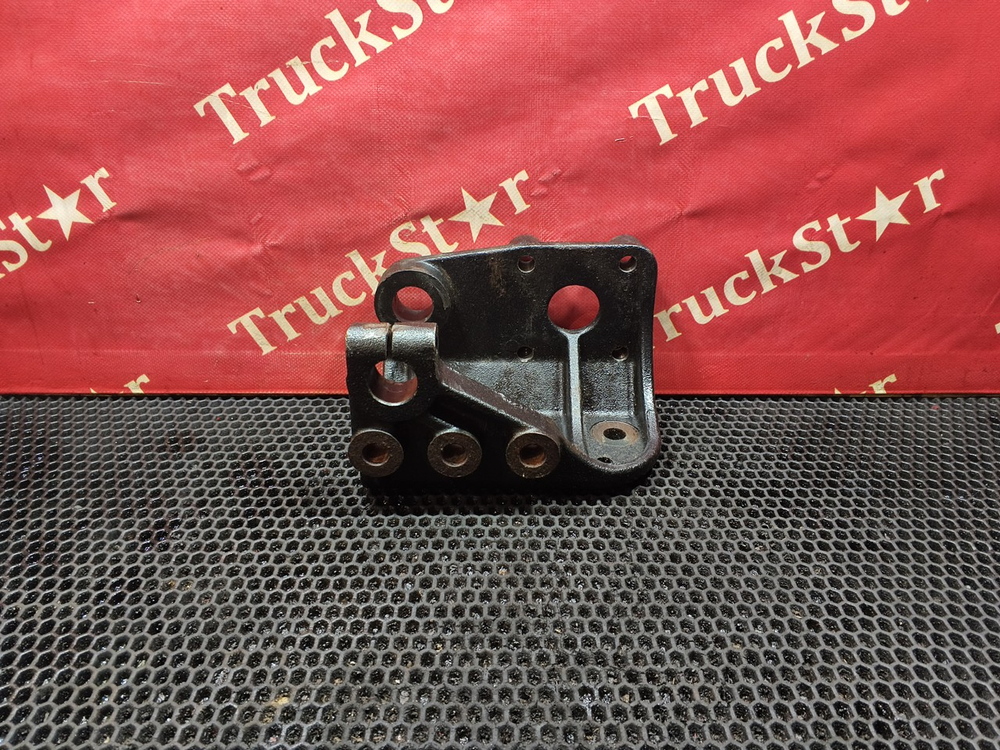 Кронштейн рессоры передней правый 2023г.