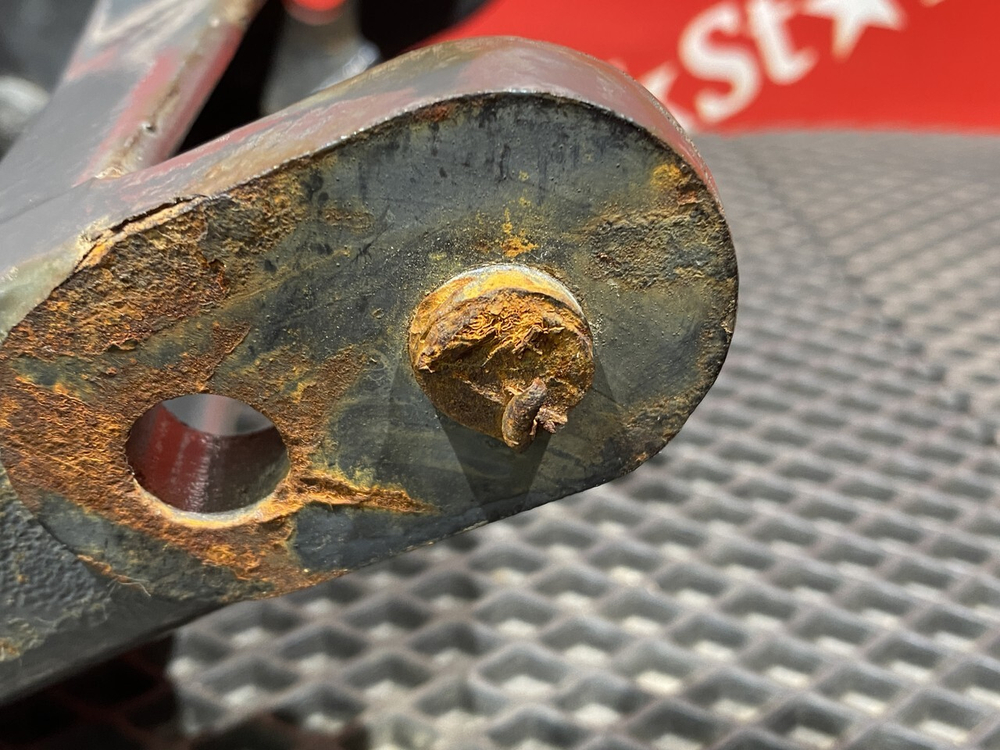 Кронштейн полурессоры передней