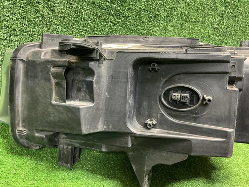 Фара правая BMW X5 F15 X6 F16 (13-18) ксенон