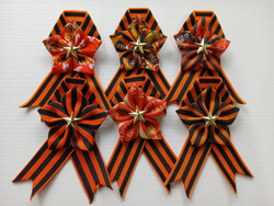 Брошь на 9 мая (Цветок чёрно-белый) из георгиевской ленты