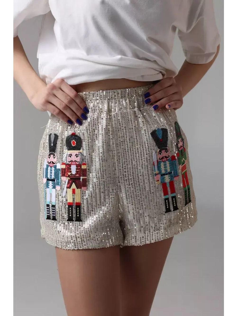 Шорты с  пайетками летние